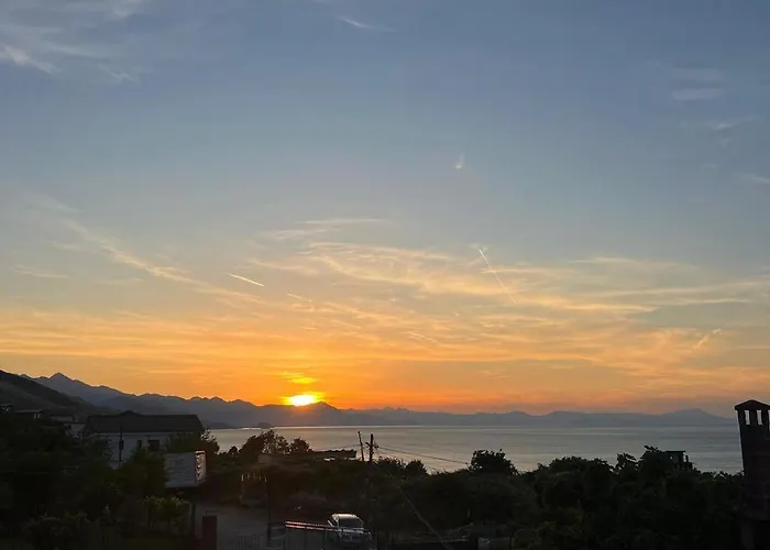 빌라 Era E Liqenit Shkodër